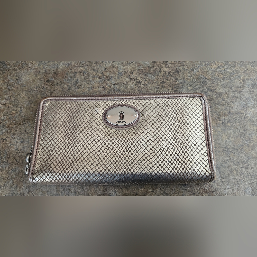 Fossil Metallic Rose Gold Zip-Around Wallet